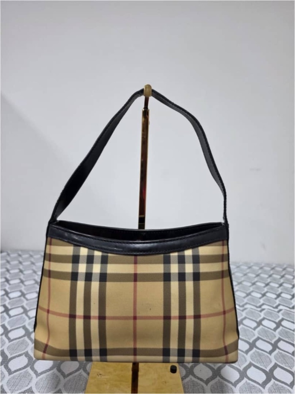 Authentic BURBERRY Vintage Check Shoulder Bag Black/Beige